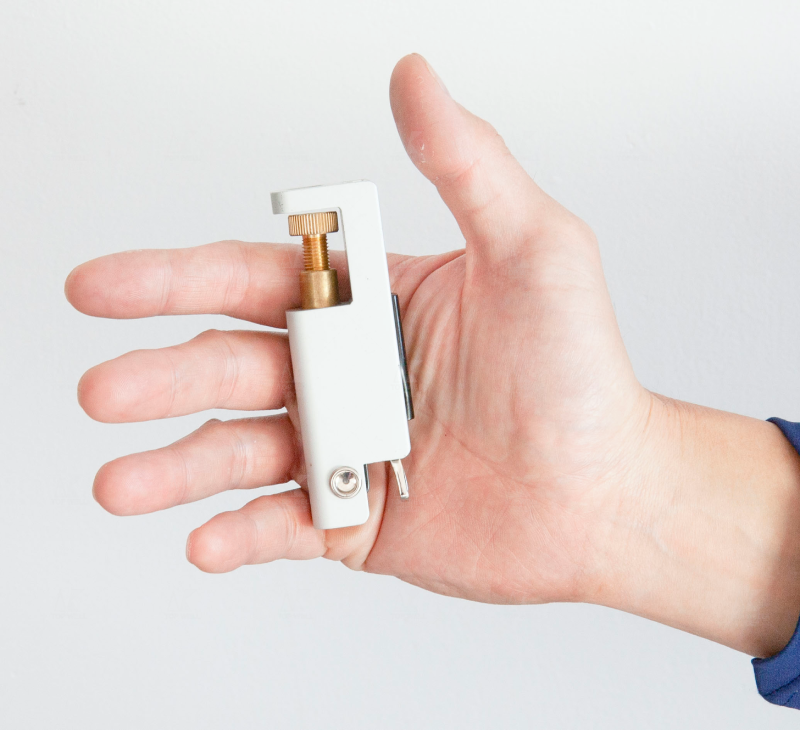 micro grip pliers grip-on application